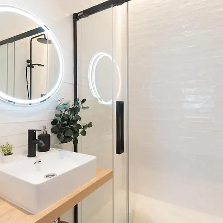 Lägenhet Amplio Y Moderno Con Tarima Refrescante By Staynnapartments Bilbao