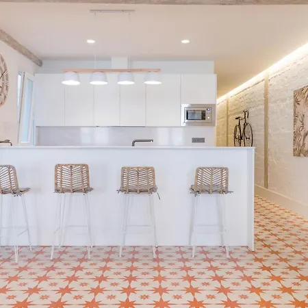 Appartement Amplio Y Moderno Con Tarima Refrescante By Staynnapartments *